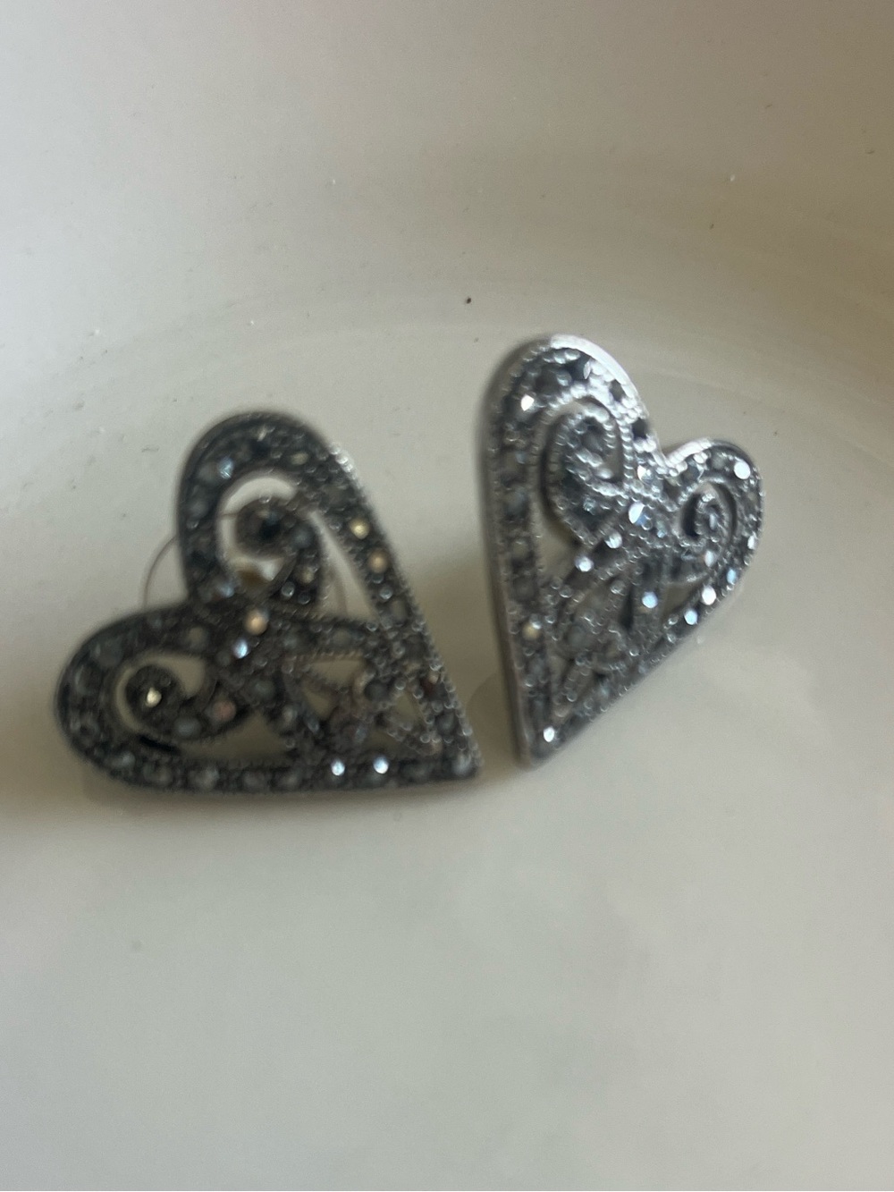 Vintage heart shaped stud earrings 925 with marcasite stones. 1"